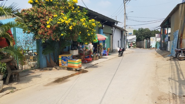 TP.HCM: Đến chở bạn đi học nam sinh lớp 12 bị cướp giật điện thoại - Ảnh 2.