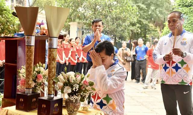 Ngọn đuốc SEA Games 32 khởi động hành trình Đông Nam Á xuất phát từ Hà Nội - Ảnh 1.