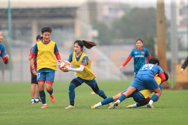 Tiền đạo Thanh Nhã: 'Đội tuyển nữ Việt Nam tập với cường độ cao' - Ảnh 2.