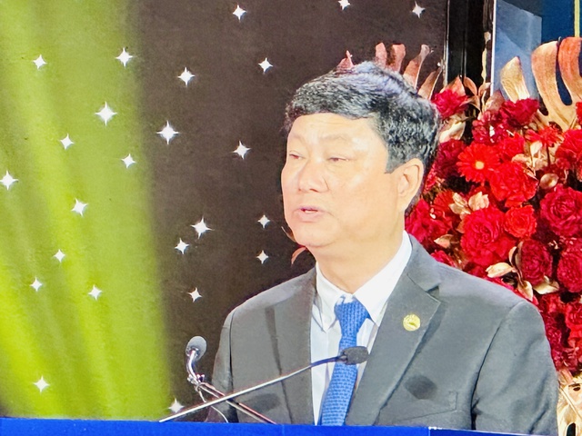 Phó thủ tướng Lê Minh Khái đề nghị Bình Dương phát triển KCN thông minh - Ảnh 2.