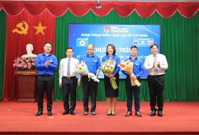 Thời đại số là cơ hội, thách thức với các đoàn viên - Ảnh 1. Thời đại số là cơ hội, thách thức với các đoàn viên - Ảnh 1.