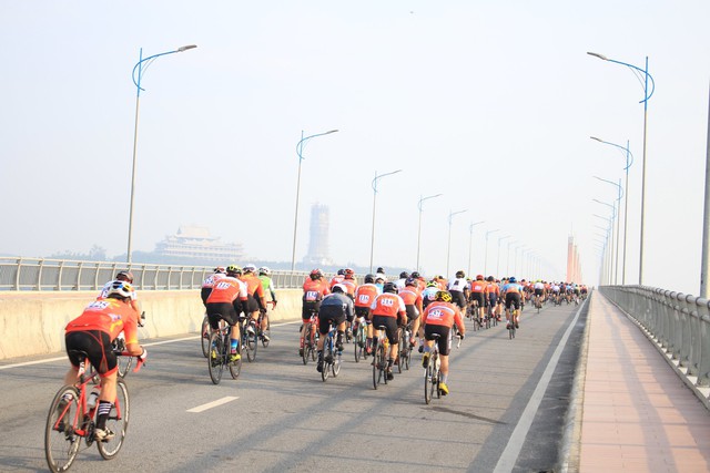 Quảng Ngãi: 117 vận động viên tham gia giải đua xe đạp “Bên bờ sông Trà” - Ảnh 2.