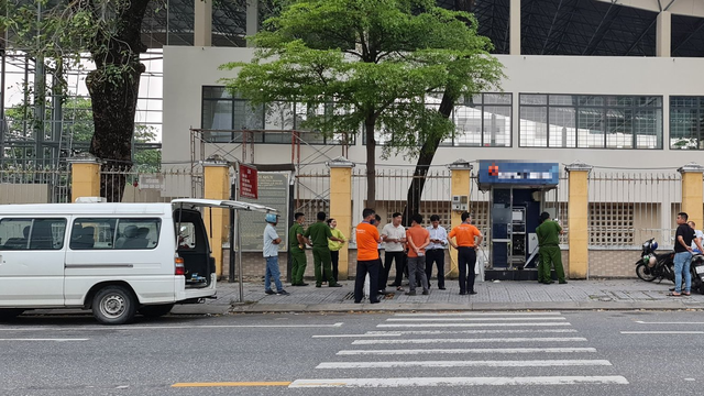 Đà Nẵng: Đã bắt được nghi phạm đập phá máy ATM - Ảnh 1.