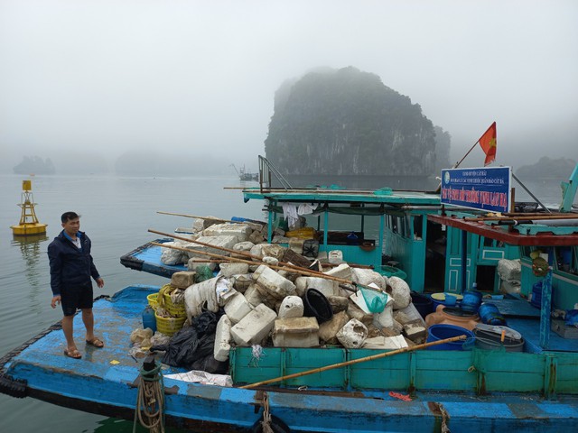 Hải Phòng: Thủy triều đỏ và rác thải bủa vây vịnh Lan Hạ - Cát Bà - Ảnh 5.
