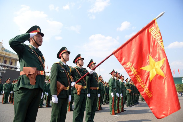 Xúc động Lễ thượng cờ Tổ quốc tại Tiền Phong Marathon 2023 - Ảnh 6.