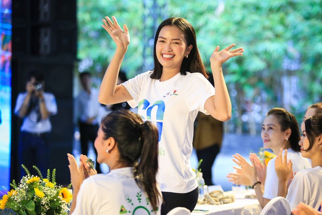 Hoa hậu H’Hen Nie tham gia chạy bộ chào mừng Ngày thành lập Đoàn 26.3 - Ảnh 13.