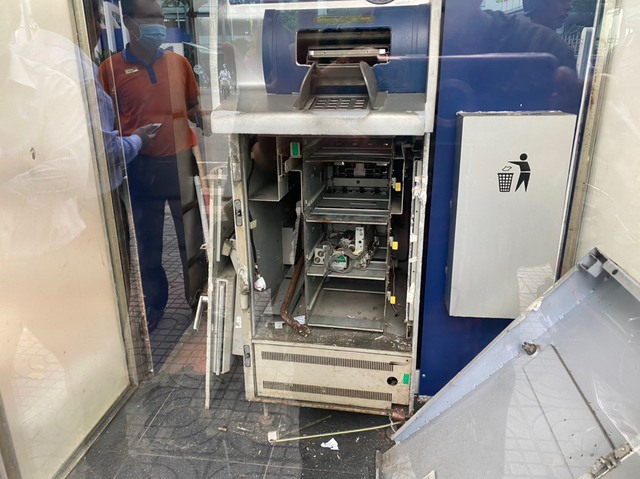 Trộm 175 triệu đồng ở máy ATM để trả nợ thua lỗ tiền ảo rồi tự tử - Ảnh 3.