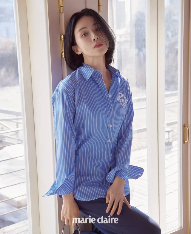 Diễn viên 'Agency'- Lee Bo Young khoe gu thời trang thanh lịch - Ảnh 2.