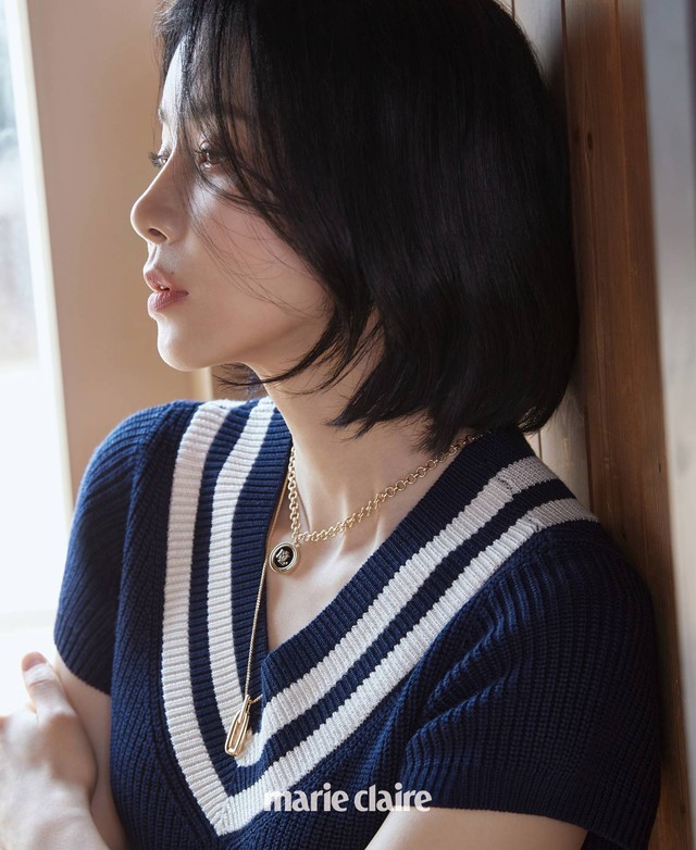 Diễn viên 'Agency'- Lee Bo Young khoe gu thời trang thanh lịch - Ảnh 4.
