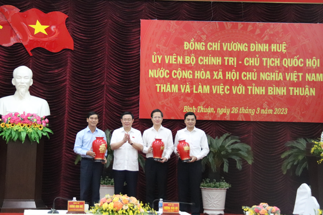 Chủ tịch Quốc hội Vương Đình Huệ làm việc với lãnh đạo chủ chốt tỉnh Bình Thuận - Ảnh 4.