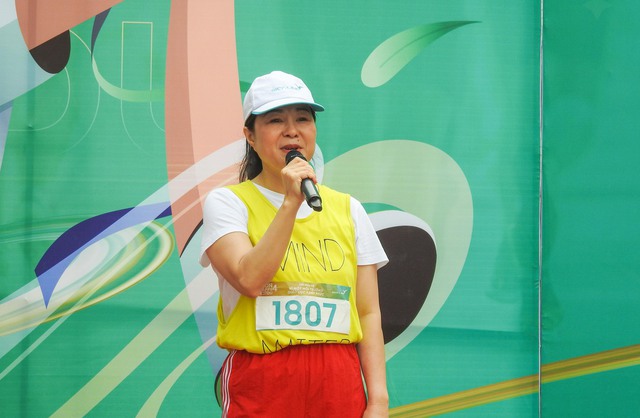 Thầy cô, học sinh chạy bộ gây quỹ ủng hộ trẻ em bất hạnh   - Ảnh 2.