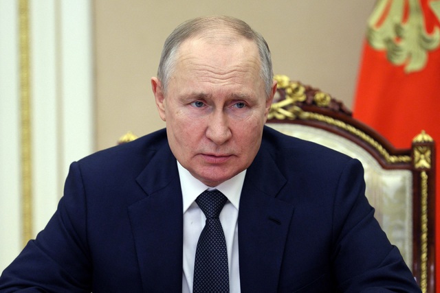 Ông Putin nêu số đạn pháo Mỹ sản xuất, hé lộ kế hoạch xe tăng của Nga - Ảnh 1.