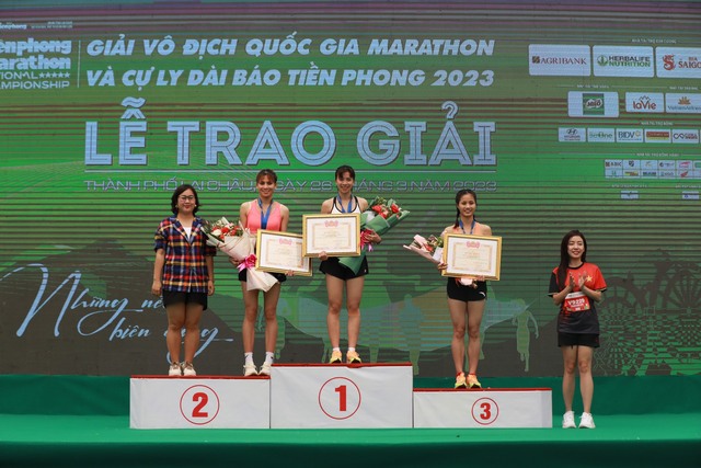 Đỗ Quốc Luật, Lê Thị Tuyết vô địch Tiền Phong Marathon 2023 - Ảnh 7.