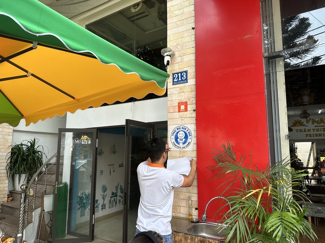 Đà Nẵng: Tận dụng cơ sở kinh doanh làm WC công cộng phục vụ du khách - Ảnh 3.