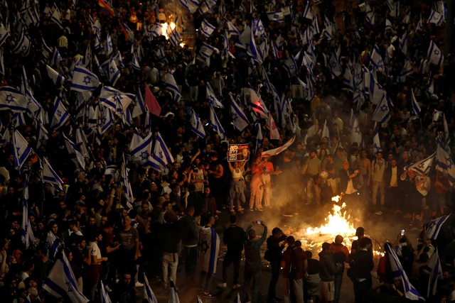 Tổng thống Israel kêu gọi dừng kế hoạch cải cách tư pháp sau biểu tình rầm rộ - Ảnh 1.