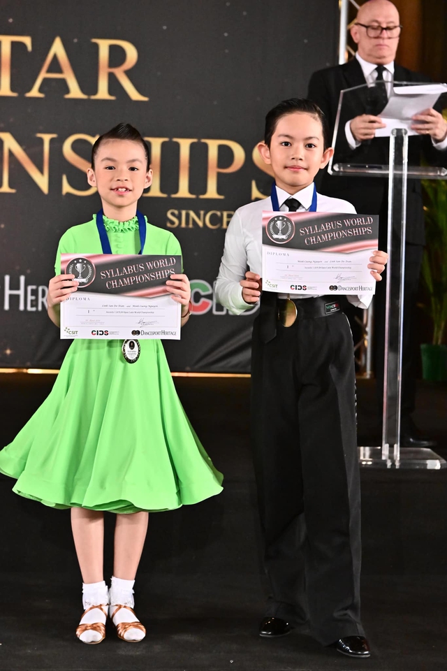 Khánh Thi - Phan Hiển bật khóc khi con trai 8 tuổi đoạt HCV dancesport quốc tế - Ảnh 2.