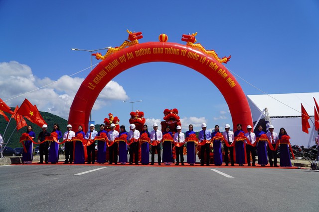 Khánh Hòa khánh thành tuyến đường gần 1.000 tỉ đồng tại KKT Vân Phong  - Ảnh 1.