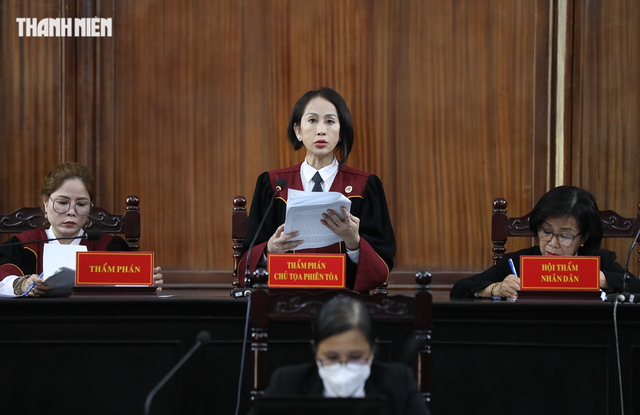 4 án chung thân cho nhóm bị cáo sát hại Quân 'xa lộ' - Ảnh 1. 4 án chung thân cho nhóm bị cáo sát hại Quân 'xa lộ' - Ảnh 1.