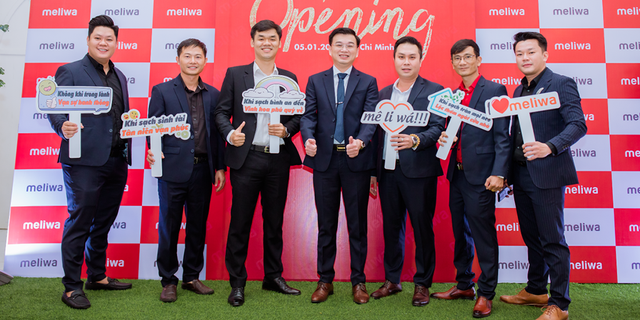 Shark Lê Hùng Anh cùng đồng nghiệp trong buổi lễ ra mắt thương hiệu Meliwa