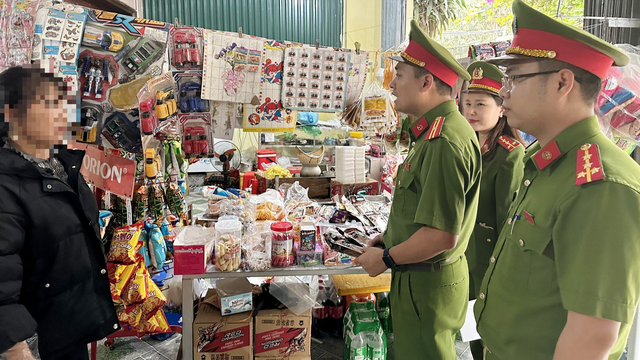 Ngăn chặn 'cỏ Mỹ', chất gây nghiện xâm nhập môi trường học đường - Ảnh 1.