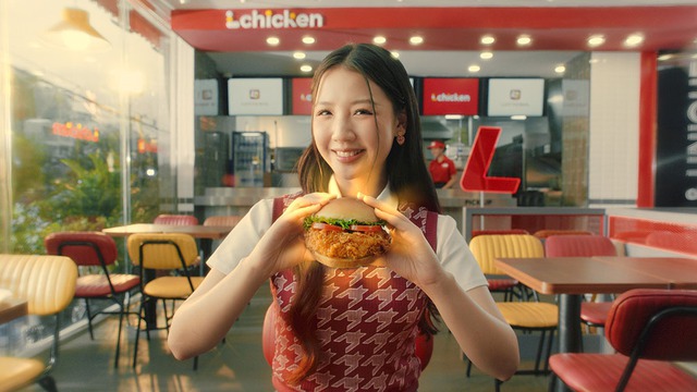 Hình ảnh tươi mới của Lotteria và Amee trong TVC quảng bá sản phẩm mới