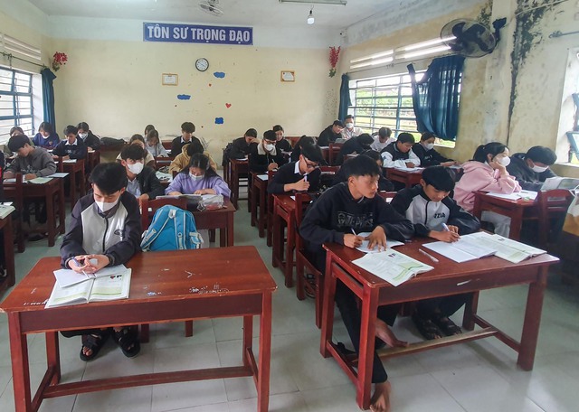 Đà Nẵng: Tăng tiết học ôn tập cho học sinh trước kỳ thi tốt nghiệp THPT - Ảnh 3.