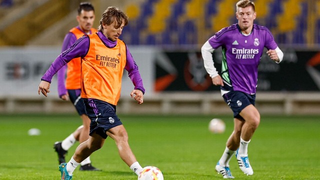 Luka Modric khó chịu với Real Madrid và Florentino Perez vì chưa được gia hạn hợp đồng - Ảnh 2.