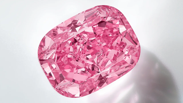 Chưa mở bán, viên kim cương hồng tím siêu hiếm được định giá hơn 823 tỉ đồng - Ảnh 1.
