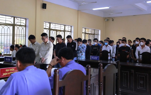 Tuyên phạt 51 bị cáo trong đường dây đánh bạc hàng trăm tỉ đồng ở Quảng Nam - Ảnh 1.