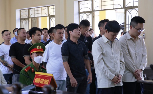 Tuyên phạt 51 bị cáo trong đường dây đánh bạc hàng trăm tỉ đồng ở Quảng Nam - Ảnh 2.