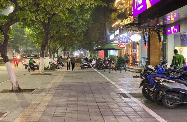 Phố phường Hà Nội sau 1 tháng ra quân lấy lại vỉa hè - Ảnh 6.
