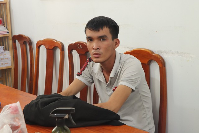 Giật dây chuyền vàng từ Cam Ranh chạy vào Ninh Thuận bị bắt giữ - Ảnh 1.