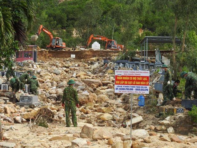 Đà Nẵng: Tìm phương án chống sạt lở diện rộng ở nghĩa trang Hòa Sơn   - Ảnh 2.