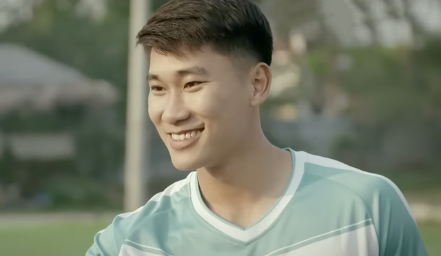 Cầu thủ Nhâm Mạnh Dũng bất ngờ xuất hiện trên phim Việt giờ vàng - Ảnh 1.