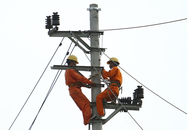 Bộ Công thương giải trình lý do đề xuất điều chỉnh giá điện 3 tháng/lần - Ảnh 1.