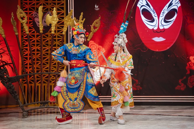 Vợ chồng NSƯT Lộc Huyền- Mạnh Linh: Yêu trên sân khấu và trong vai diễn - Ảnh 1.