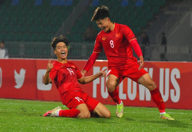 Đánh bại U.20 Qatar, U.20 Việt Nam chiếm ngôi đầu bảng - Ảnh 1.