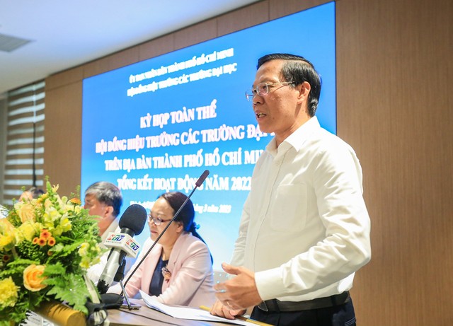 Chủ tịch UBND TP.HCM Phan Văn Mãi: 'ĐH phát triển cùng sự phát triển của thành phố' - Ảnh 7.