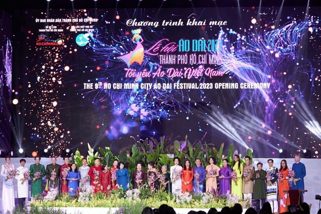 Hoa hậu H'Hen Niê tiết lộ lý do diện đồ cũ Lễ hội Áo dài TP.HCM - Ảnh 7. Hoa hậu H'Hen Niê tiết lộ lý do diện đồ cũ Lễ hội Áo dài TP.HCM - Ảnh 7.