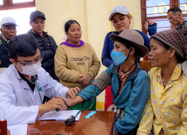 'Tháng ba biên giới': Nhiều công trình, phần quà ý nghĩa tặng người dân vùng biên - Ảnh 3.