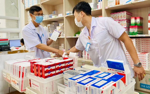 Chính phủ ban hành nghị quyết bảo đảm thuốc, thiết bị y tế - Ảnh 1.