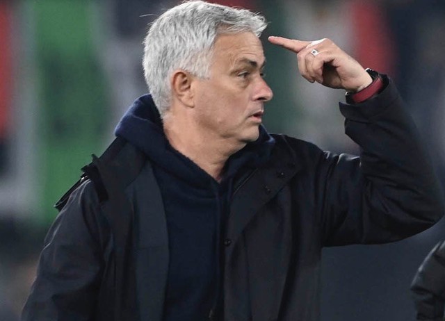 AS Roma thắng Juventus, HLV Mourinho vẫn còn điên tiết với trận thua Cremonese - Ảnh 1.