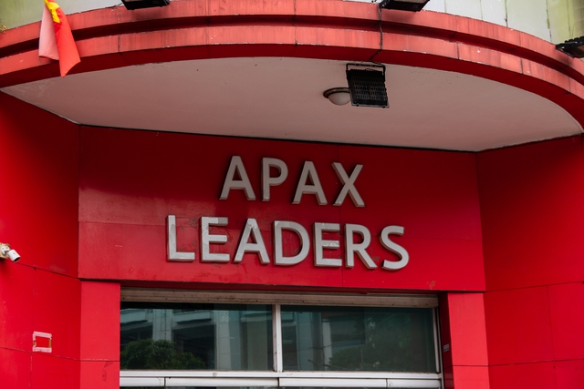 Đến hẹn hoàn học phí, phụ huynh Apax Leaders người có, người không, người bức xúc - Ảnh 3.