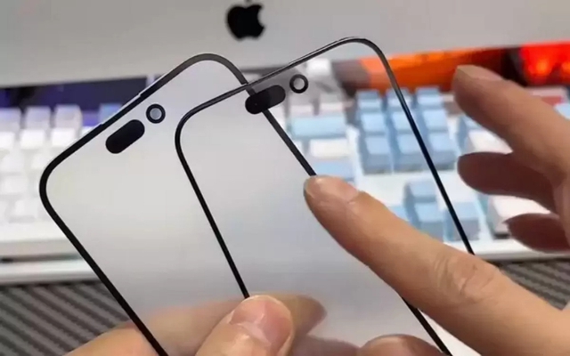Miếng dán màn hình hé lộ thiết kế iPhone 15 - Ảnh 1.