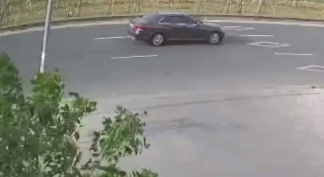 Khánh Hòa: Xác minh xe Mercedes bỏ chạy sau tai nạn làm một phụ nữ tử vong - Ảnh 1.