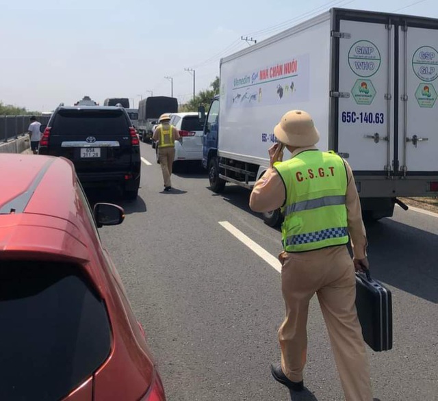 Tai nạn trên cao tốc Trung Lương - Mỹ Thuận: Phụ xế đứt lìa bàn tay - Ảnh 3.