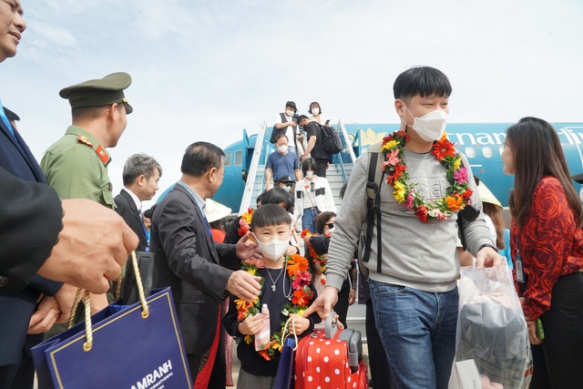 Từ 15.3, Trung Quốc cho phép tổ chức các chuyến du lịch theo đoàn vào Việt Nam - Ảnh 1.
