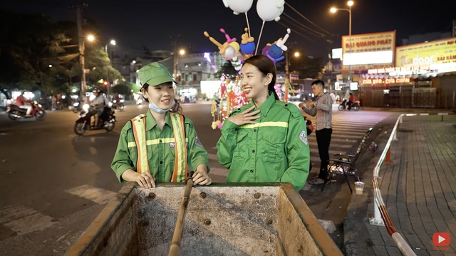 Hoa hậu Thùy Tiên chật vật làm lao công, giật mình khi bị ném rác vào người  - Ảnh 2.