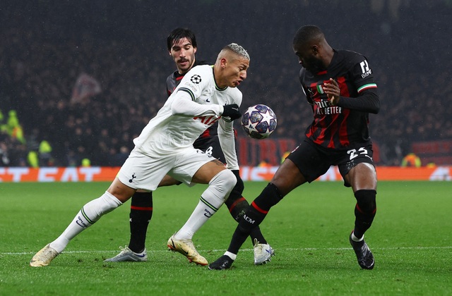 Richarlison chỉ trích Antonio Conte vì để anh dự bị ở trận gặp AC Milan - Ảnh 1.