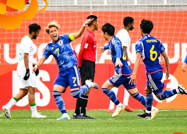 VCK U.20 châu Á 2023: U.20 Nhật Bản và U.20 Trung Quốc giành vé vào tứ kết - Ảnh 1.